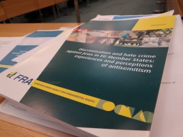 (c) Daniel Zylbersztajn