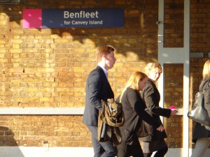 Haltestelle Benfleet.  Viele arbeiten in der Londoner City