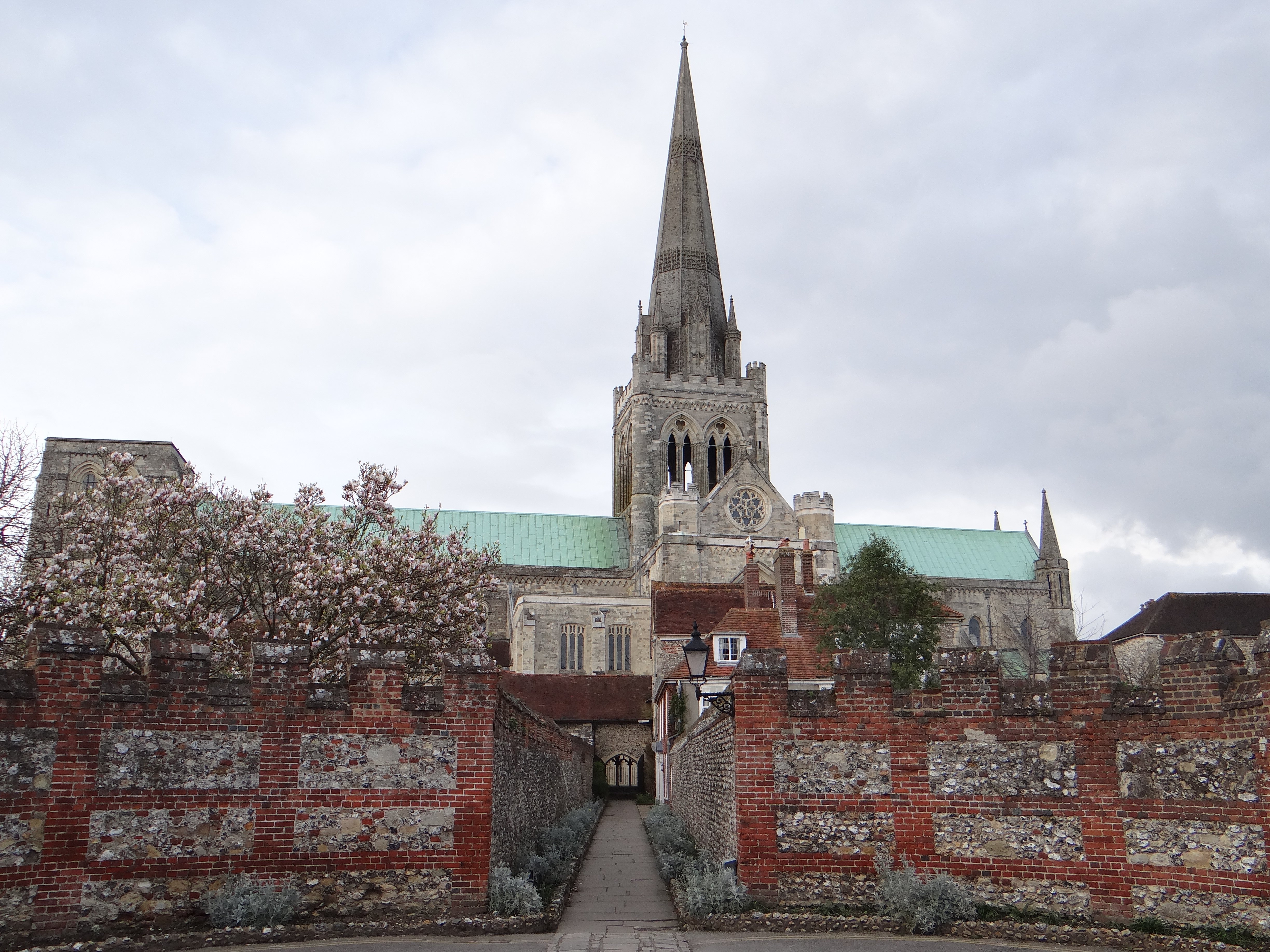 Chichester Katherdrale Blick von Sueden nach Norden